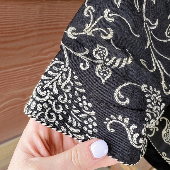 CAbi Eliza Tapestry Brocade Embroidered Black and Cream Jacket Blazer Size 2 EUC - Picture 13 of 16